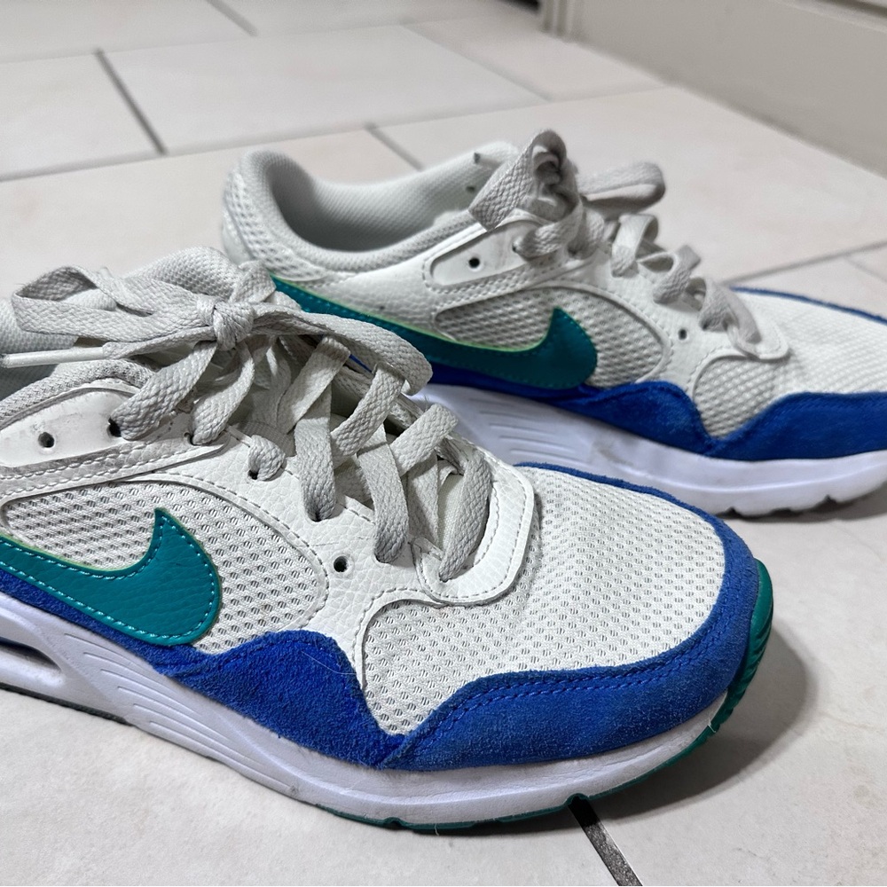 Nike White Teal Blue Low-Top Sneakers